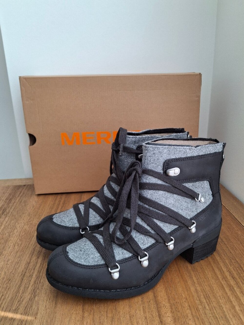 (New) Merrell – Shiloh II Warm Leather Boots (Black/Gray) / Women's US 7